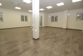 VIŠKOVO POSLOVNI PROSTOR 120M2, Viškovo, Propiedad comercial