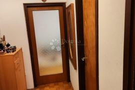 Trosoban stan na odličnoj lokaciji, Zagreb, Appartement