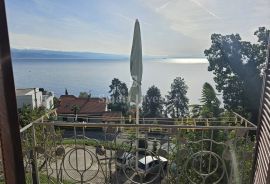 OPATIJA, stan s dva balkona i otvorenim pogledom na more, Opatija, شقة