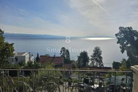 OPATIJA, stan s dva balkona i otvorenim pogledom na more, Opatija, شقة