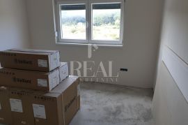 RAB-KAMPOR, NOVOGRADNJA. 2S+DB OD 62 m2, DVA PARKIRNA MJESTA I 30 m2 OKUĆNICE NA KORIŠTENJE, Rab, Appartamento