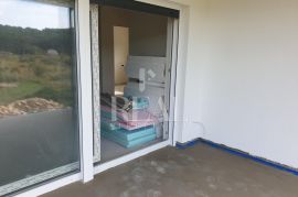 RAB-KAMPOR, NOVOGRADNJA. 2S+DB OD 62 m2, DVA PARKIRNA MJESTA I 30 m2 OKUĆNICE NA KORIŠTENJE, Rab, Appartamento