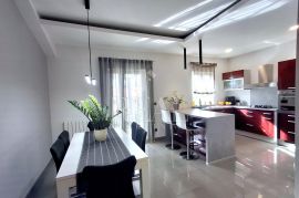 Valdebek moderan stan 131m2,3SS+DB, mirna lokacija!, Pula, Appartement