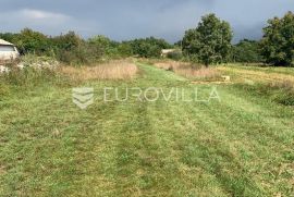 Istra, Svetvinčenat - građevinsko zemljište 503 m2 s privatnim putem, blizina infrastrukture, Svetvinčenat, Земля