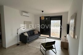 Istra, Medulin, dvosobni stan s vrtom i bazenom, Medulin, Appartement