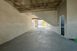 Skladišni postor-hala za najam 140 m2, Butmir, Ilidža, Poslovni prostor