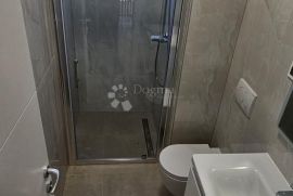 Useljivi apartman sa pogledom na more, Povljana, شقة