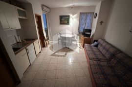 Ekskluzivno kod nas!!! Garsonijera 50 m od mora, Novi Vinodolski, Appartement