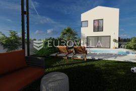 Istra, Svetvinčenat - kvalitetna moderna villa 180 m2 s bazenom 24 m2 - visoki roh bau, Svetvinčenat, Дом