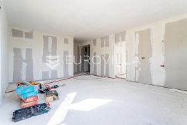 Čiovo, dvosoban stan s terasom + garažno mjesto, Okrug, Appartement