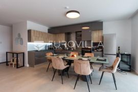 Istra, Rovinjsko selo, najam moderne dvojnice s bazenom 250 m², Rovinj, Casa