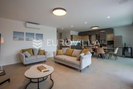 Istra, Rovinjsko selo, najam moderne dvojnice s bazenom 250 m², Rovinj, Casa