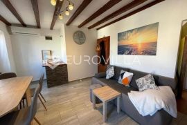 Istra, Rovinj - apartmanska zgrada u strogom centru grada s puno potencijala - 100 m od mora, Rovinj, Appartamento