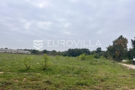 Istra, Žminj - građevinsko zemljište 500 m2 s ishodovanom građevinskom dozvolom, Žminj, Terra