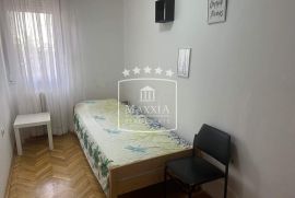 Zadar - prostrani stan prizemlje 74m2 s terasom 44m2! 239000€, Zadar, Stan