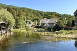 OTOČAC, SINAC - Kamena kuća s prostranim dvorištem, Otočac, Maison