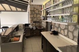 Poslovni Prostor Tisno, Tisno, Commercial property