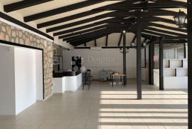 Poslovni Prostor Tisno, Tisno, Commercial property