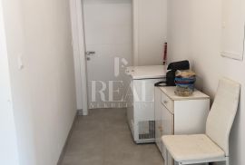 VIŠKOVO-SARŠONI, STAN U VISOKOM POTKROVLJU OD 77.5 m2, 2S+DB S 300 m2 OKUĆNICE, Viškovo, Appartement