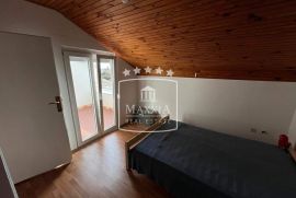 Zadar, Diklo - tipična dalmatinska kuća 120m2 u blizini mora! 255000€, Zadar, Famiglia