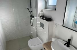 Diklo - luksuzan 4.5 sobni stan 50m do mora krovna terasa! 450000€, Zadar, Appartement