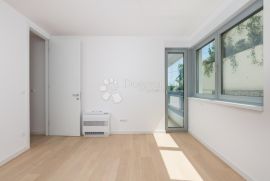 OPATIJA, LUKSUZNI STAN, 2S+DB, BALKON, LIFT, BAZEN, Opatija, Appartamento