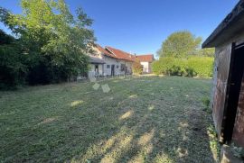 KUĆA ZA RUŠENJE I VELIKO GRAĐEVINSKO ZEMLJIŠTE, Prelog, Haus