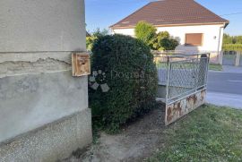 KUĆA ZA RUŠENJE I VELIKO GRAĐEVINSKO ZEMLJIŠTE, Prelog, Casa