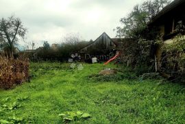 Imanje u Ogulinu sa građevinskom dozvolom, Ogulin, Kuća