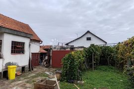 Kuća za adaptaciju u blizini centra, Varaždin, Casa