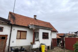 Kuća za adaptaciju u blizini centra, Varaždin, Casa