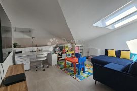 BULEVARD STAN 112.40M2 U NOVIJOJ ZGRADI, Rijeka, شقة