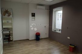 RIJEKA, CENTAR - 2 studio apartmana i poslovni prostor, Rijeka, Kвартира