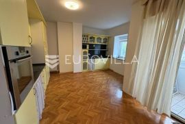 Đakovo, Centar, šarmantan dvosoban stan 70 m2 + spremište, Đakovo, Appartement