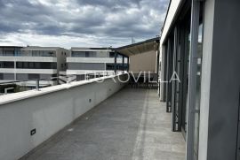 Zadar, Draženica, trosoban penthouse NKP 172 m2 prvi red do mora  i zajedničkim bazenom, Zadar, Appartement