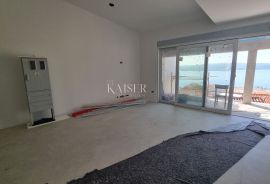 Crikvenica - stan 3S+DB sa pogledom na more, 110m2, Crikvenica, Appartamento