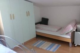 ZADAR, ZATON - Simpatičan dvoetažni stan u blizini mora, Nin, Appartment