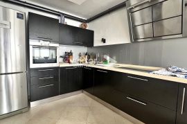 Srdoči, ugodan trosoban stan, Rijeka, Appartment