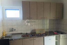 VODICE  PREKRASNA KUĆA SA 9 APARTMANA 100 METARA OD MORA, Vodice, بيت