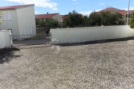 VODICE  PREKRASNA KUĆA SA 9 APARTMANA 100 METARA OD MORA, Vodice, بيت