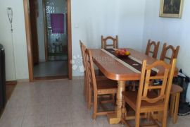 VODICE  PREKRASNA KUĆA SA 9 APARTMANA 100 METARA OD MORA, Vodice, بيت