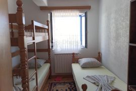 VODICE  PREKRASNA KUĆA SA 9 APARTMANA 100 METARA OD MORA, Vodice, بيت