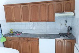 VODICE  PREKRASNA KUĆA SA 9 APARTMANA 100 METARA OD MORA, Vodice, بيت