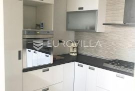 Zagreb, Šestine, odličan četverosoban stan NKP 160 m2 s 2 garaže, Zagreb, Appartement