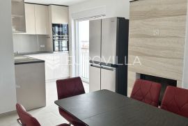 Zadar, Žmirići, dvosoban stan na mirnoj lokaciji s garažnim mjestom, Zadar, Apartamento