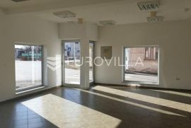 Vinkovci, Centar, prostrani poslovni prostor 202 m2, prizemlje, Vinkovci, Propiedad comercial