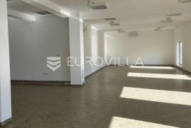 Vinkovci, Centar, prostrani poslovni prostor 202 m2, prizemlje, Vinkovci, Propiedad comercial