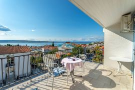 SELCE - KUĆA S NEKOLIKO STAMBENIH JEDINICA, Crikvenica, Maison