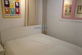 Obnovljena stara istarska kuća s tri apartmana!, Rovinj, Maison