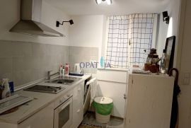 Obnovljena stara istarska kuća s tri apartmana!, Rovinj, Maison